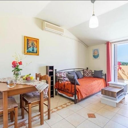 La Soffitta Di Bampina Apartment Perivolion Luaran gambar